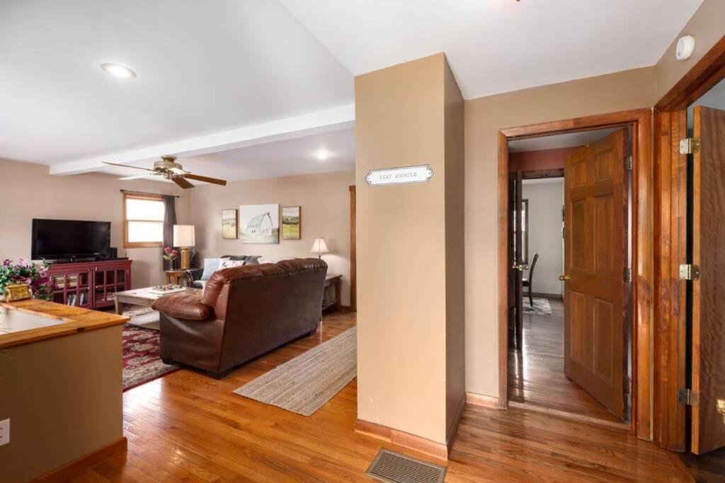 Chestnut Hill Retreat-spacious-3 Miles To Downtown *