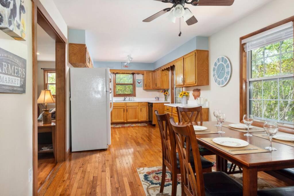 Chestnut Hill Retreat-spacious-3 Miles To Downtown * Asheville
